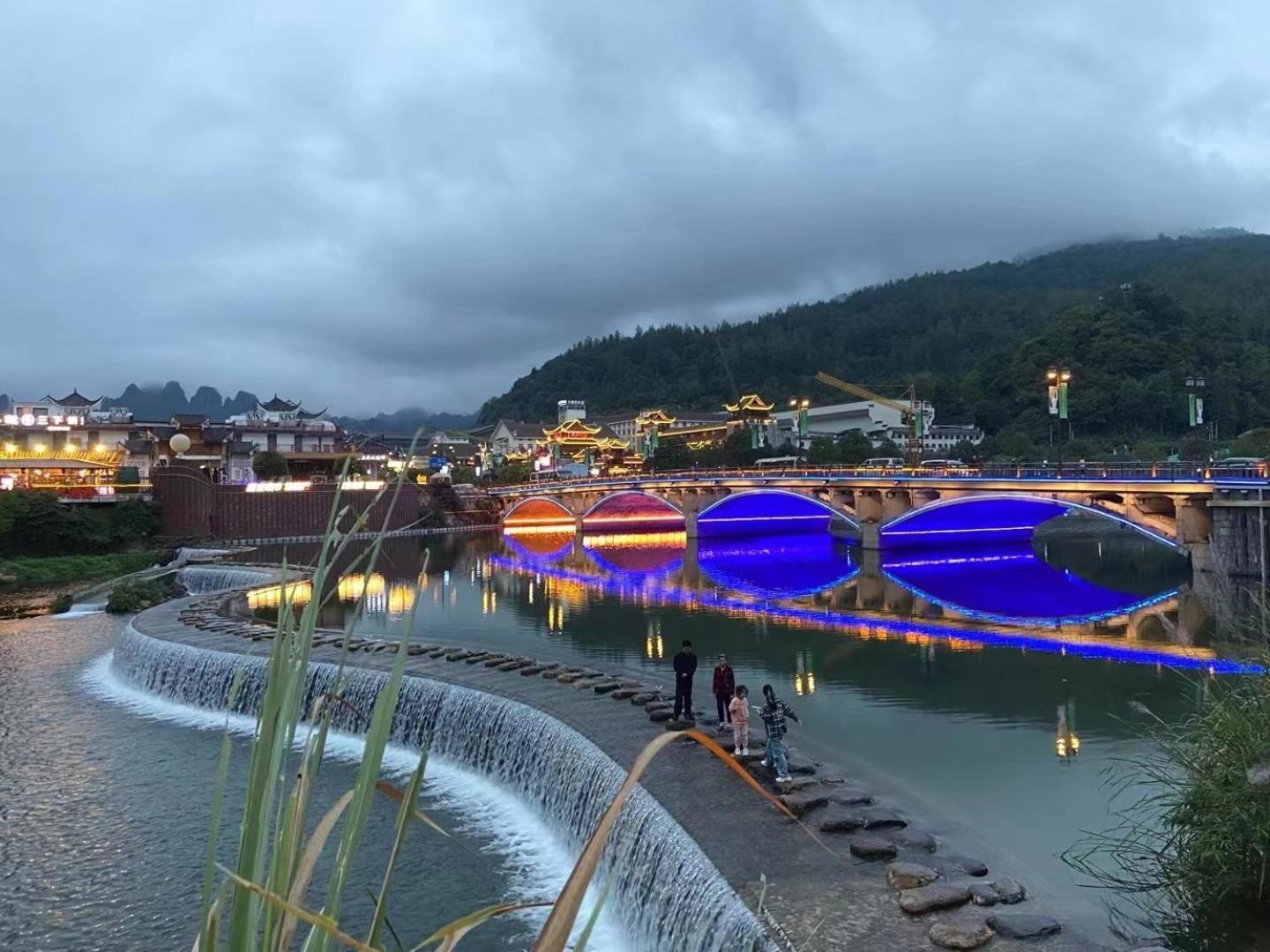 Yijingju Humanistic Inn Zhangjiajie Exterior foto